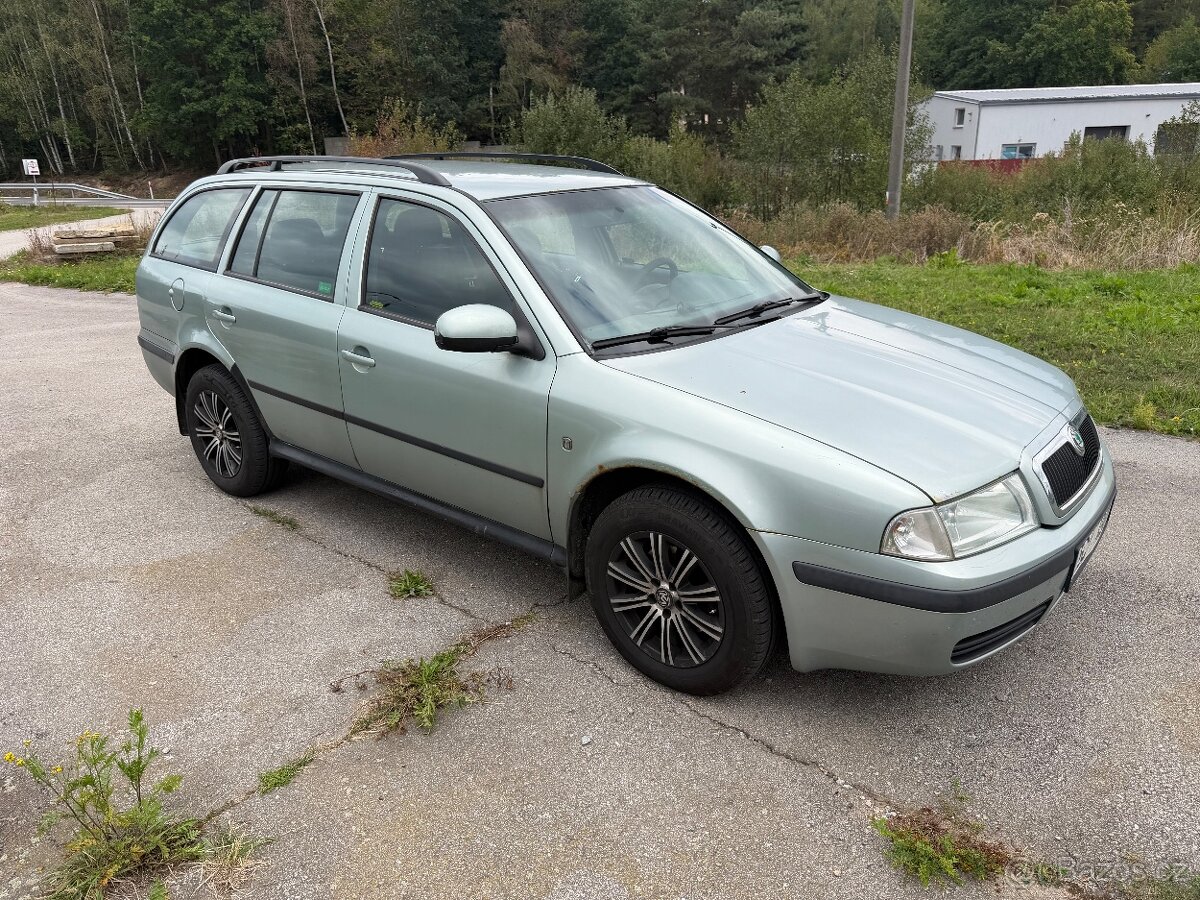 Škoda Octavia kombi- Tour 1.9tdi 1.makitel koupeno Čr